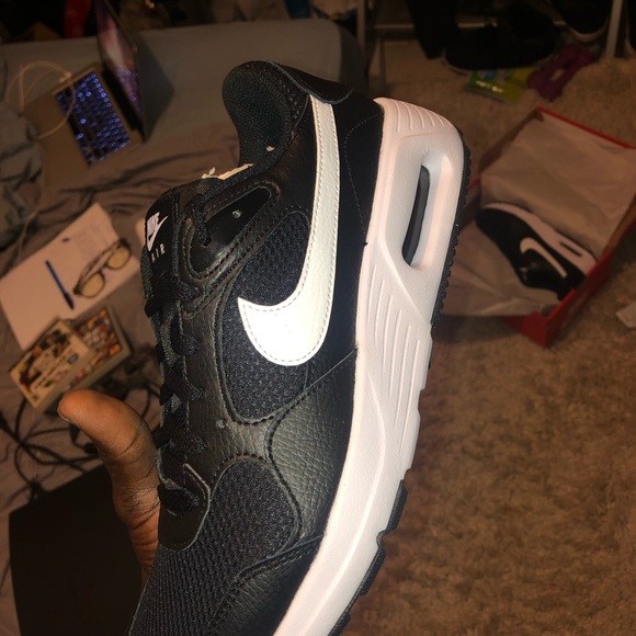 brand new Nike air shoes . - Picture 2 of 4